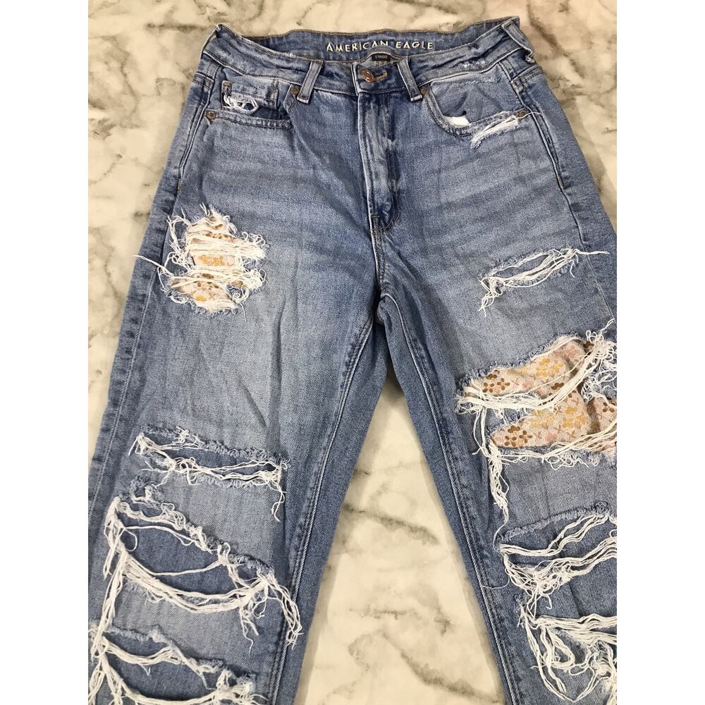 Amerian Eagle High Waisted Mom Strigid Floral Patchwork Jeans 4 regular Distres - Picture 3 of 12
